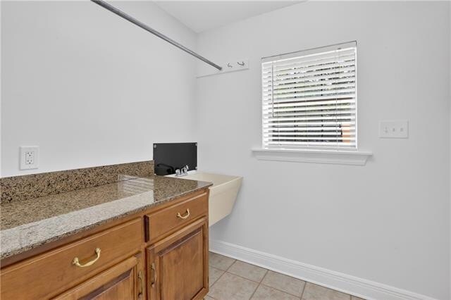 Building Photo - 401 Starling Dr