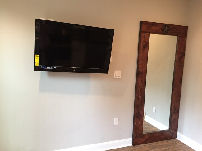 Mounted TV and X-Large Full-body Mirror - 5521 Darling St