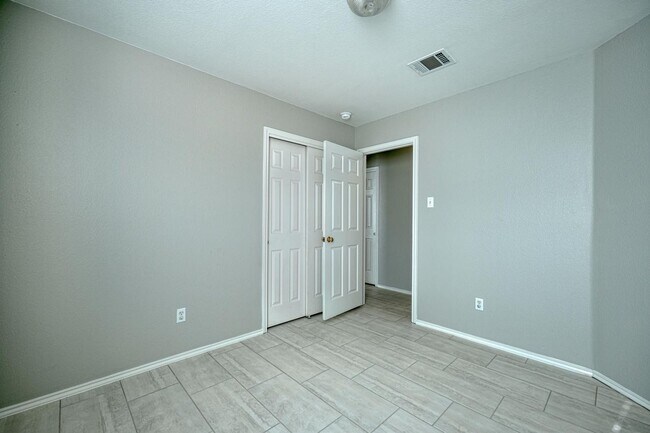 Building Photo - Great 3B/2B home in Austin Colony!