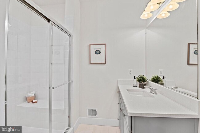 Building Photo - 44742 Tiverton Sq