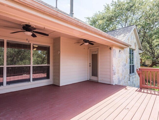 Building Photo - 1007 Savanna Ln