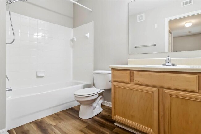 Building Photo - 1125 Villagio Cir