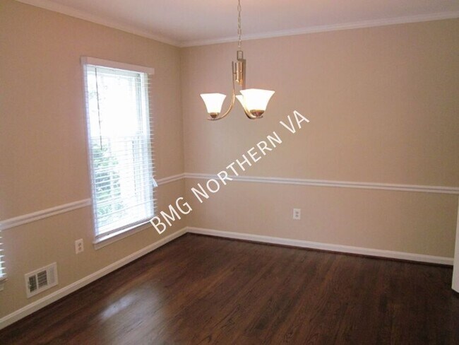 Building Photo - 1160 Wimbledon Dr