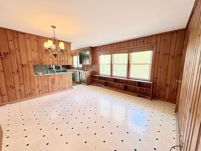 Building Photo - 1773 6 Mile Hwy