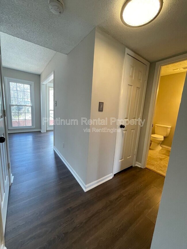 Building Photo - 1166 Booth Rd