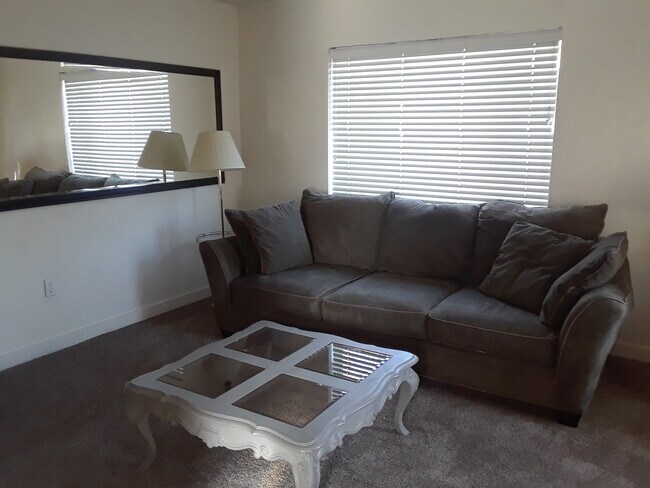 Living room - 131 McClelland St