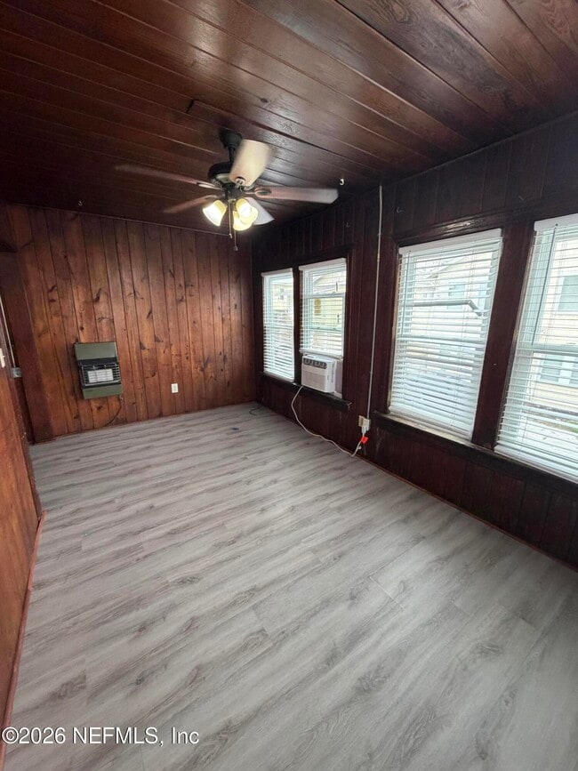 Building Photo - 1720 1st St N