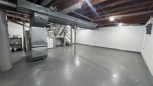 Building Photo - 707 Bong Blvd