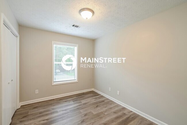 Building Photo - 4 Bedroom Pet-Friendly Home in STONE MOUNTAIN, GA with Main Street Renewal