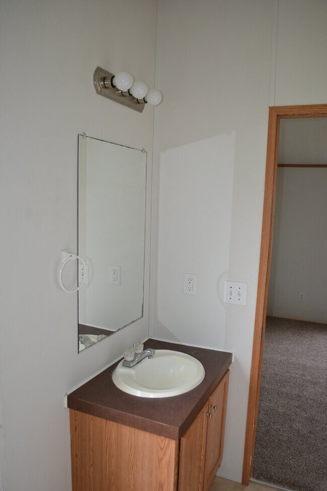 Building Photo - Mobile Home for Rent