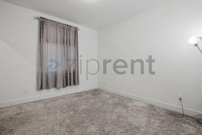 Building Photo - 12743 Blueblanc Way