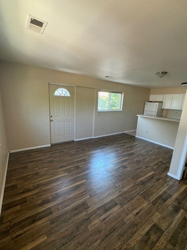 Building Photo - 2227 Arapahoe Ave
