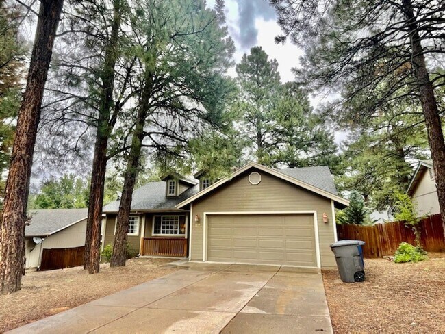 Building Photo - West-Flagstaff House (Aspen Trails)- 3 Bed, 2 Bath, 2 Car Garage Home -Students & Dogs OK! Avail....