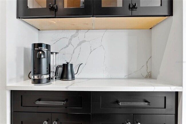 Building Photo - 319 W Frances Ave