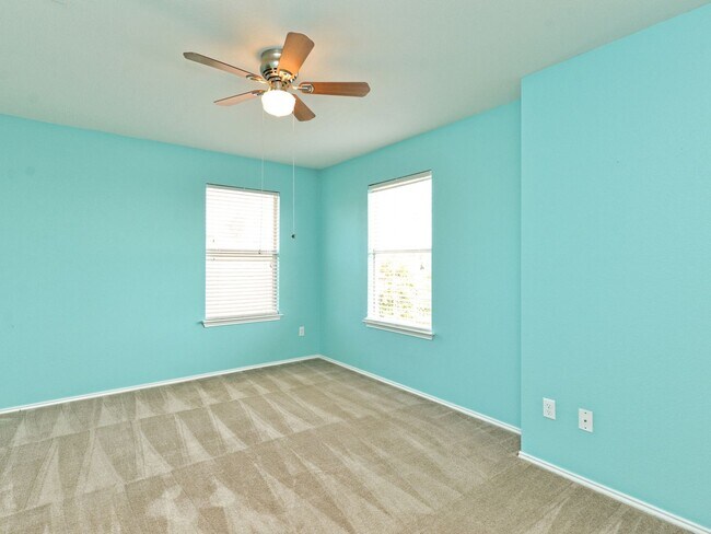 Building Photo - Spacious 2 story with cul-de-sac location