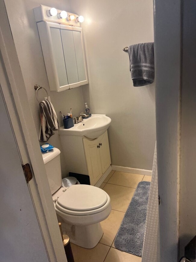 Interior Photo - 40 McMillen