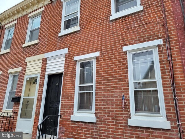 Building Photo - 2325 Belgrade St
