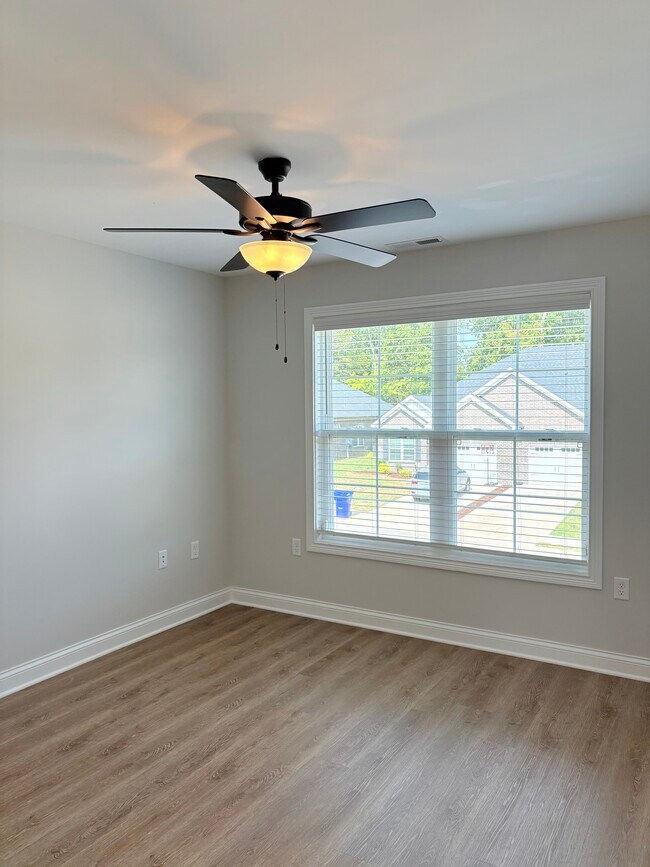 Building Photo - 6538 Fortuna Ave