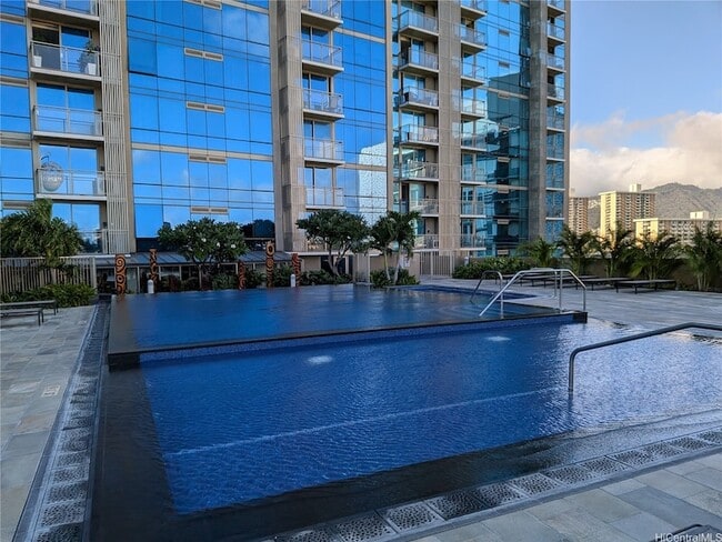 Building Photo - 1200 Queen Emma St