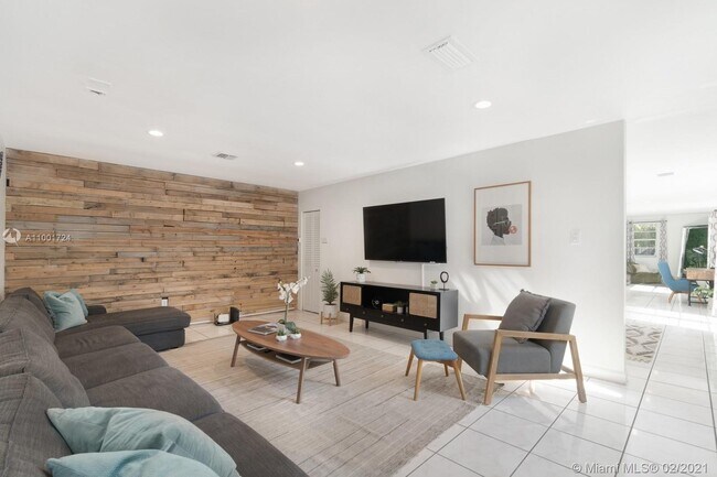 Building Photo - 5943 Biscayne Blvd