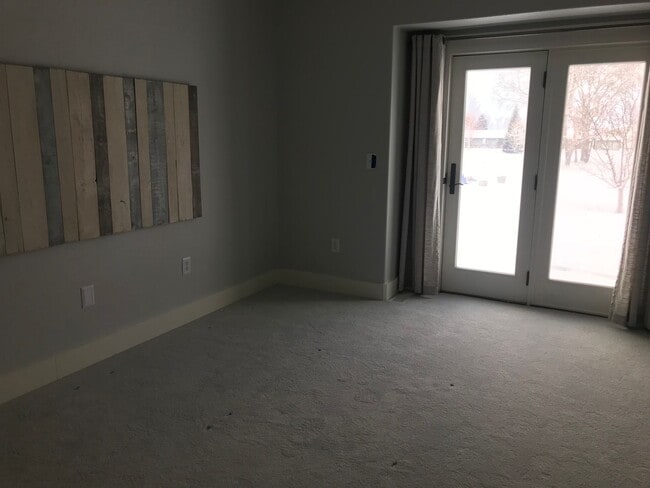 Building Photo - Beautiful 3-Bedroom Home with Modern Upgra...