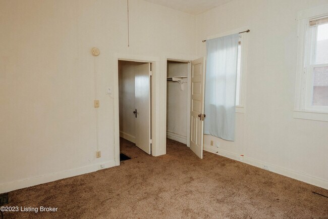 Building Photo - 105 N Hite Ave