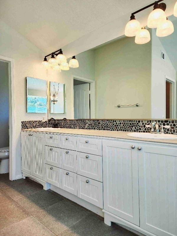 Building Photo - 2579 Roadrunner Dr