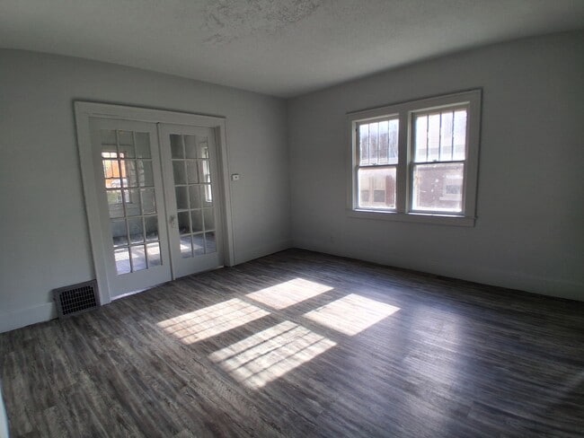 Building Photo - 1901 Smith Ave