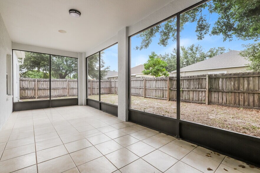 Building Photo - 13417 Silvercreek Dr