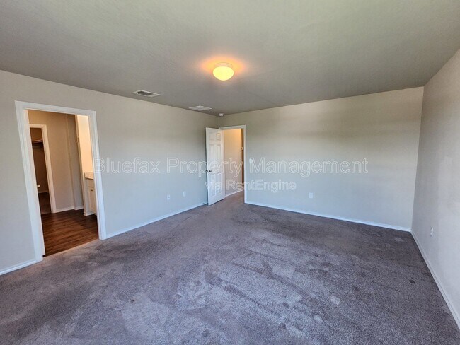 Building Photo - 6811 Freedom Hills