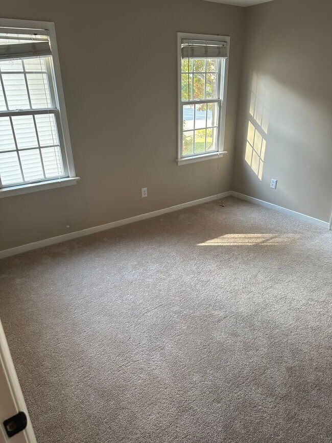 Building Photo - 3000 Sandy Bluff Pl