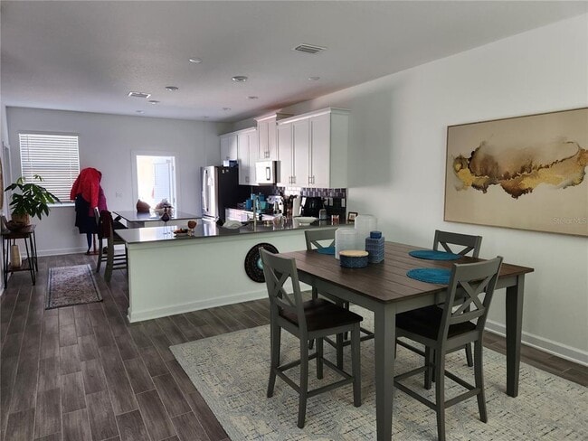 Building Photo - 3049 Ella Wy