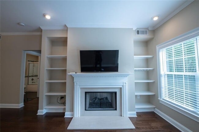 Building Photo - 3275 Lenox Rd NE