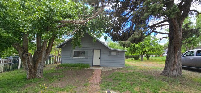 Primary Photo - 1934 Worden Ave