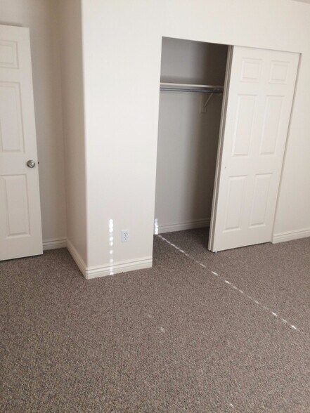 Building Photo - 1884 Shepard Ln