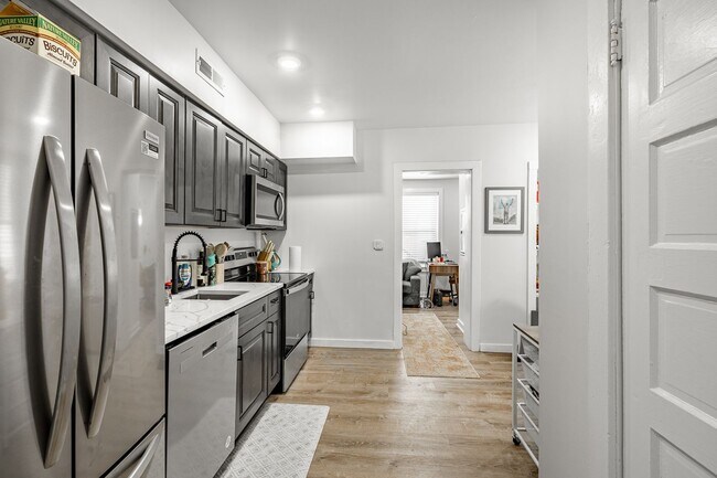 Building Photo - 324-326 Darby Rd-1R