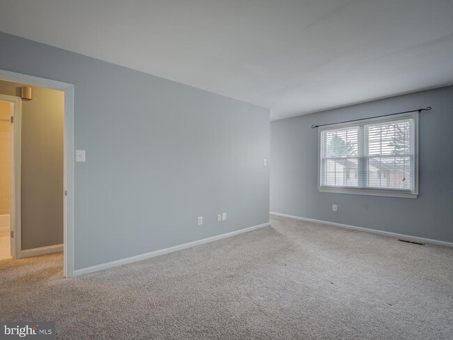 Building Photo - 8203 Stationhouse Ct