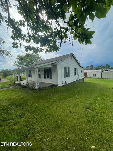 Building Photo - 320 Hannum St