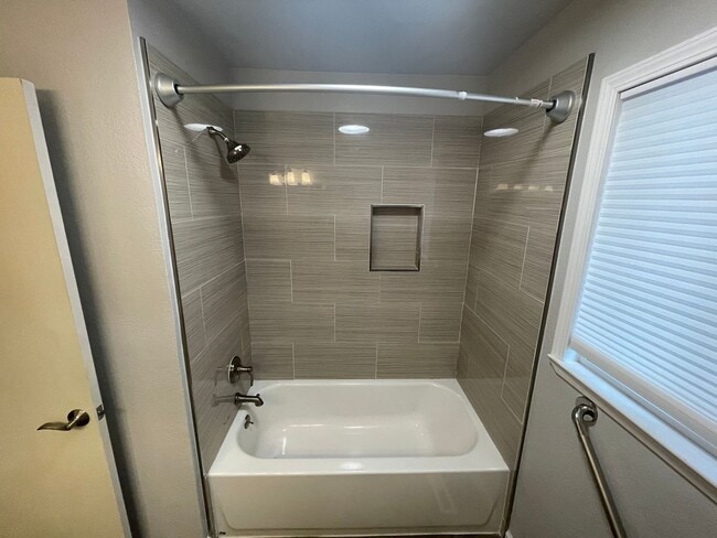 Building Photo - $3195 / 3 BR 2 BTH- Best deal for a 3-bedr...