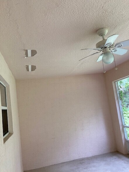 Building Photo - 6 Pony Ln