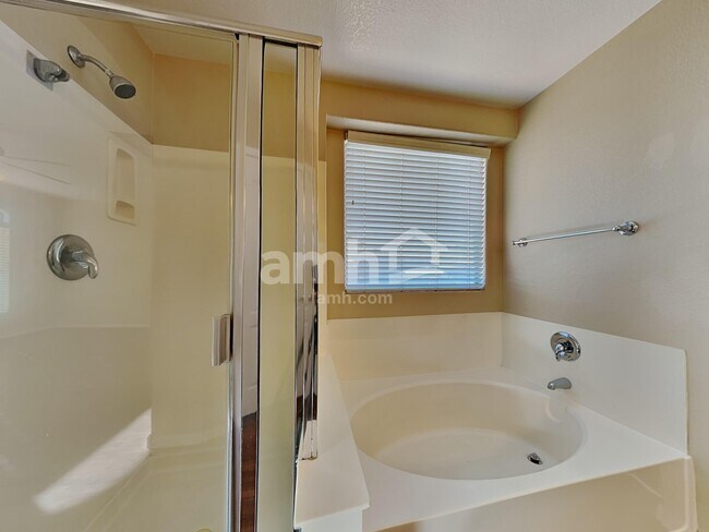 Building Photo - 2871 S 160th Ln