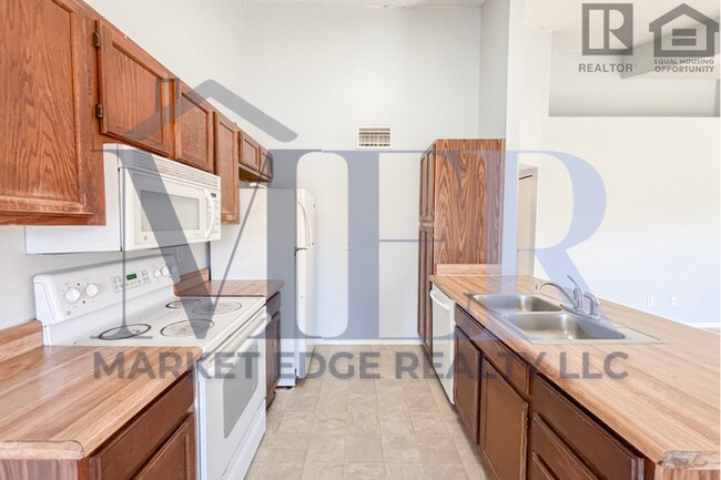 Building Photo - 2Bed/1Bath Condo at Peoria/53rd Ave! Ready...