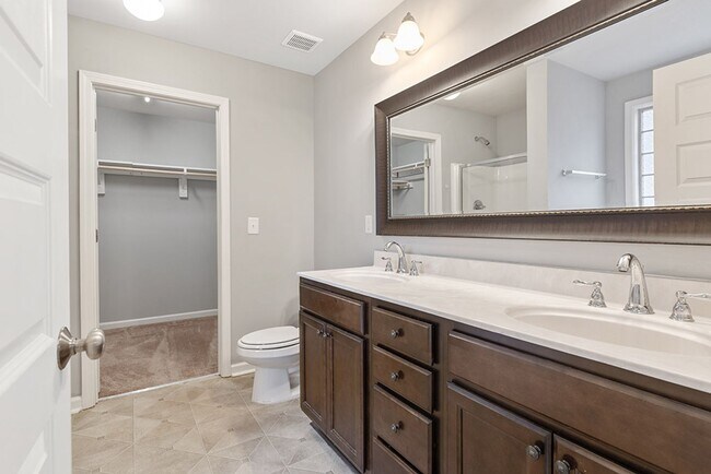 Building Photo - Great Home with Fenced Yard!