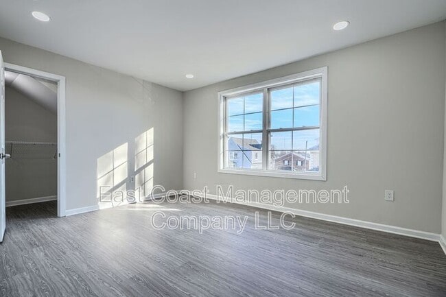 Building Photo - 4612 Schley Ave