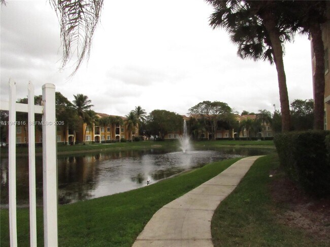 Building Photo - 2401 W Preserve Way