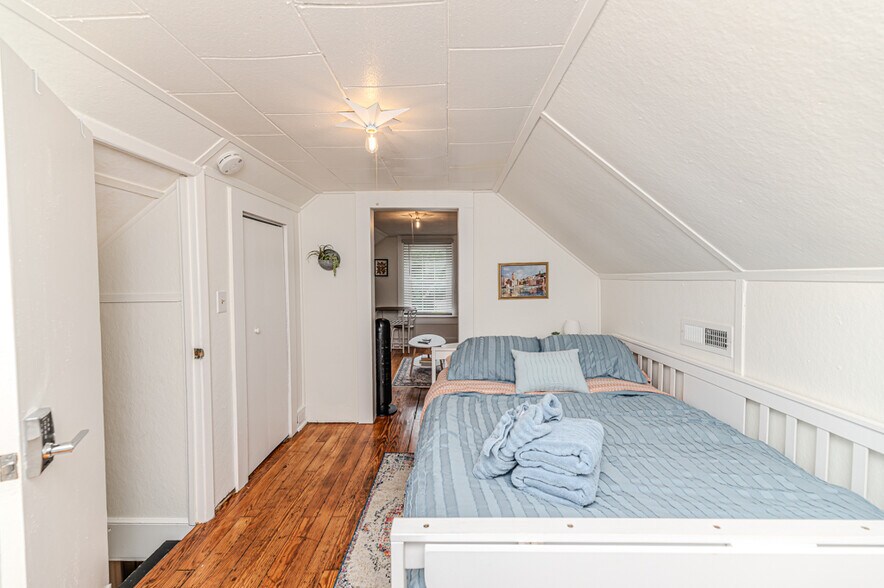 Building Photo - 508A W Chisholm St