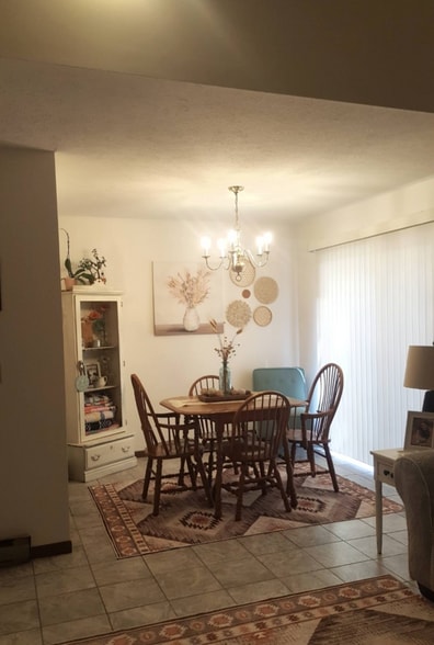 dining room - 1334 Spring Village Dr