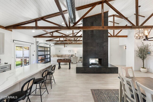 Building Photo - 1759 N Spring Cir