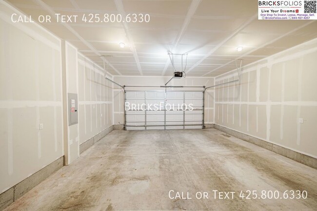 Building Photo - 10626 Eastridge Dr NE