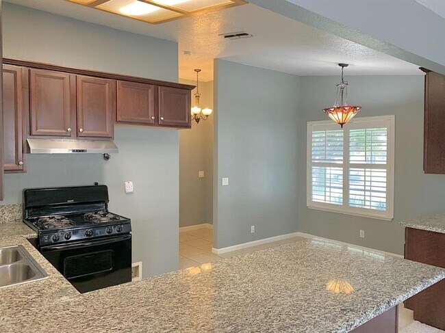 Building Photo - 7607 Harmony Oaks Way